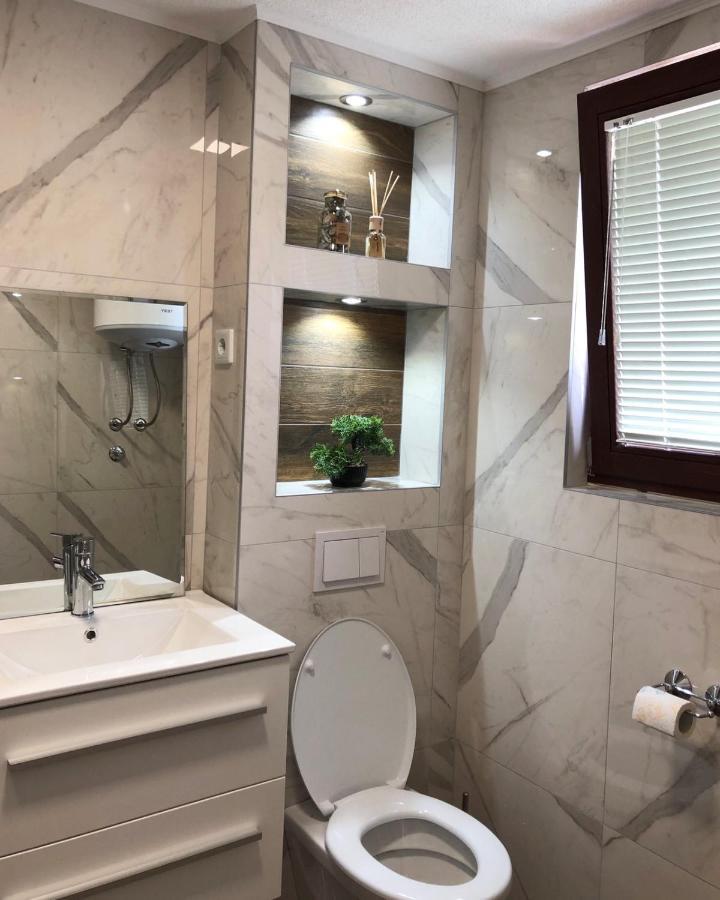 Apartmani Sarovic Тиентище Екстериор снимка