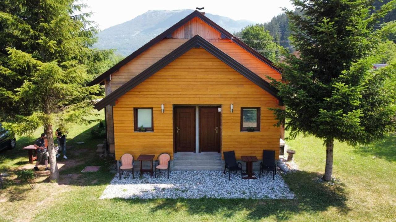 Apartmani Sarovic Тиентище Екстериор снимка